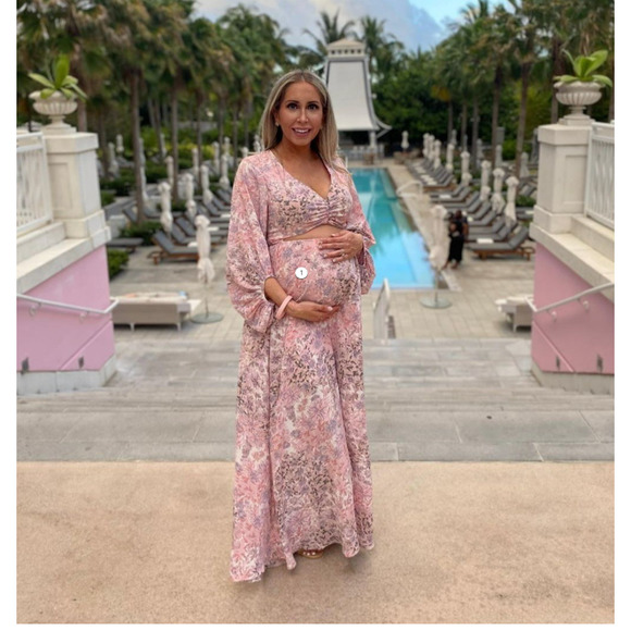 Pinkblush Pink Floral Front Cutout Maternity Maxi Dress Size Small - Picture 5 of 6